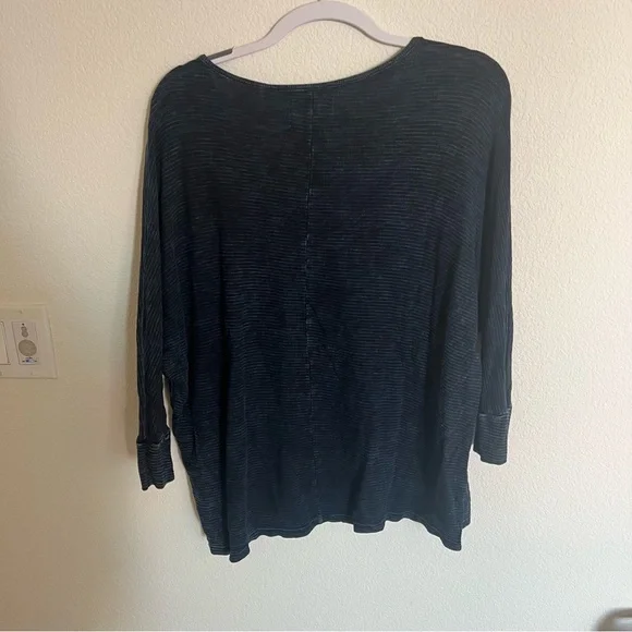 Sol Angeles blue long sleeve top - Picture 3 of 4